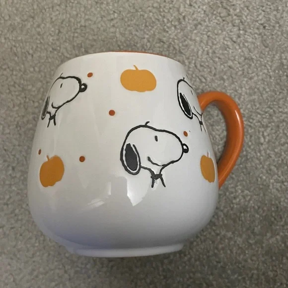 Snoopy Fall Mug - Picture 2 of 2